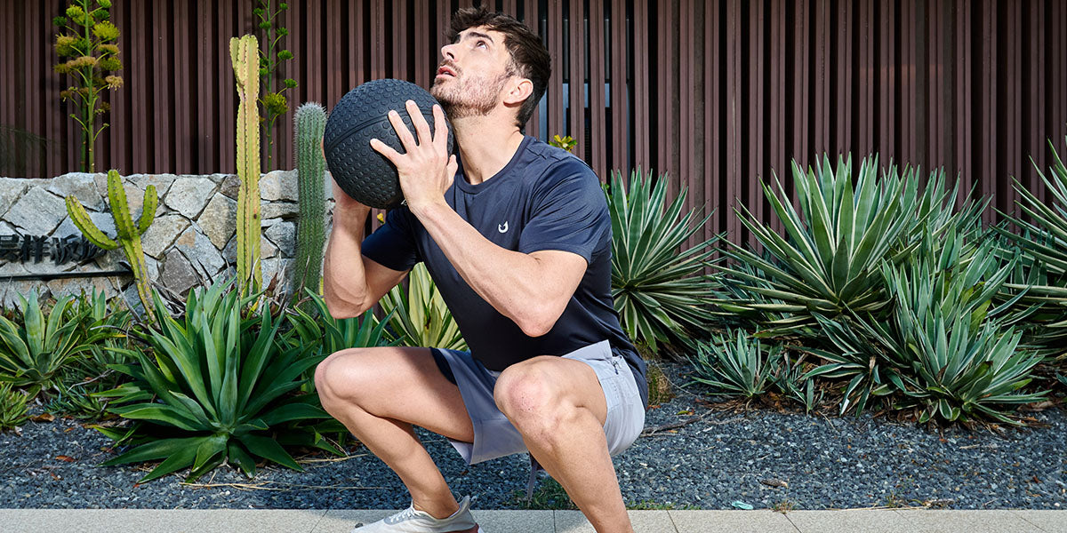 The Best T-Shirts for Athletic Build: A Guide to the Perfect Fit and Fabric