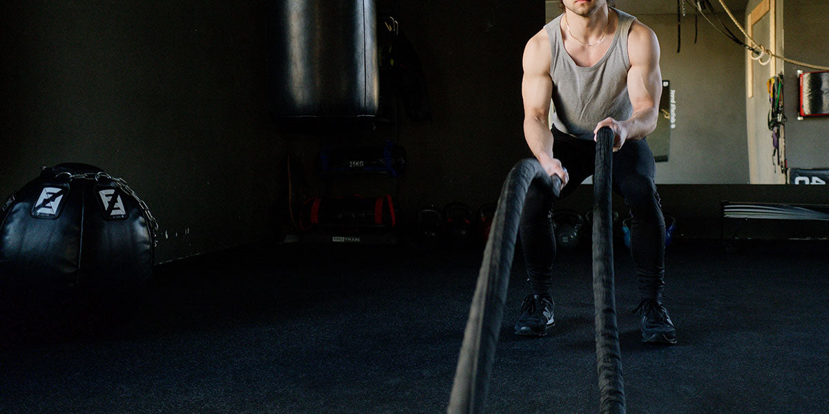 What Kind of Pants Do Men Wear to the Gym?