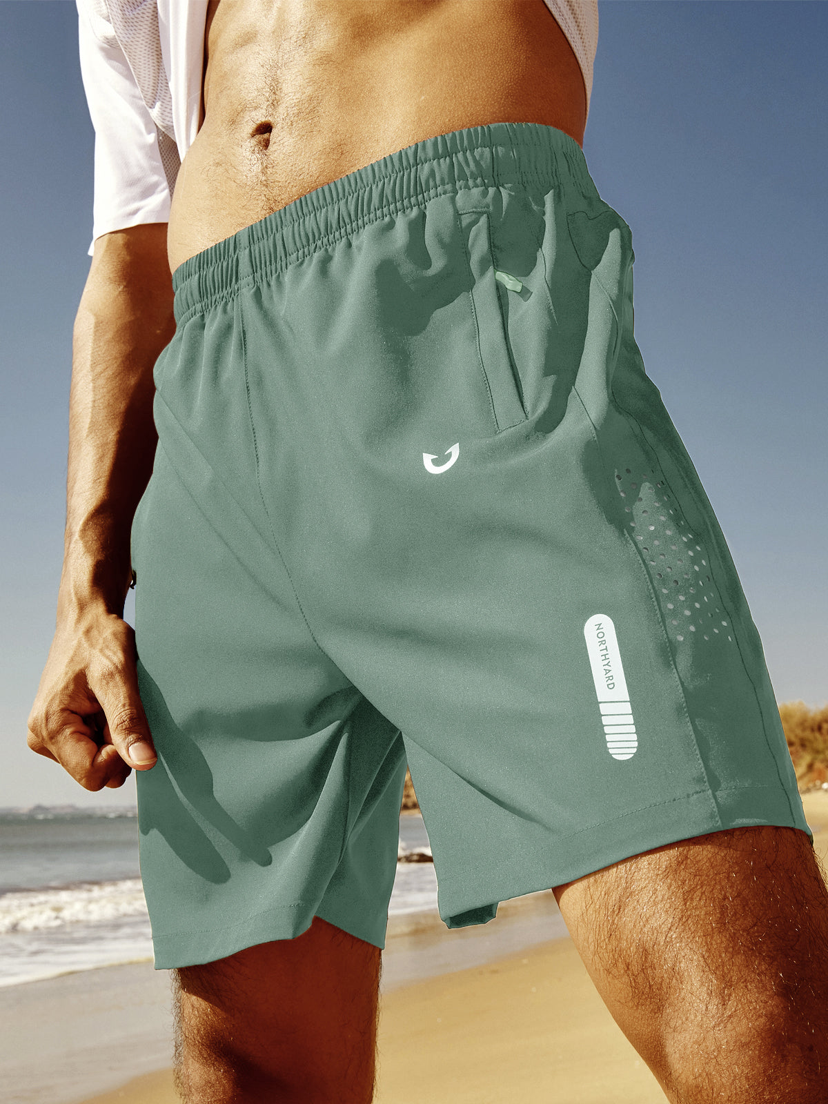 
Men's Athletic Workout 7 Inch Gym Shorts with Zipper Pocket for Hiking — Lodenfrost