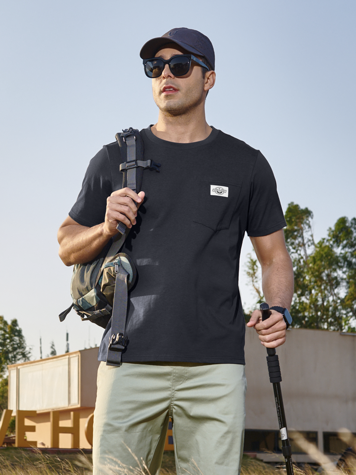 Men's Cotton Crewneck Tee Shirts with Pocket Short Sleeve for Outdoor