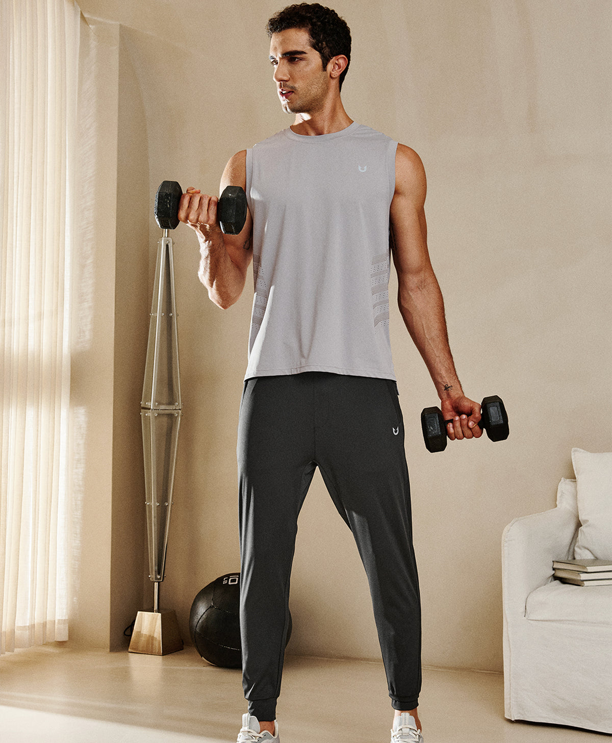 
Men's MotionFlex Tapered Joggers with Zipper Pockets — BLACK