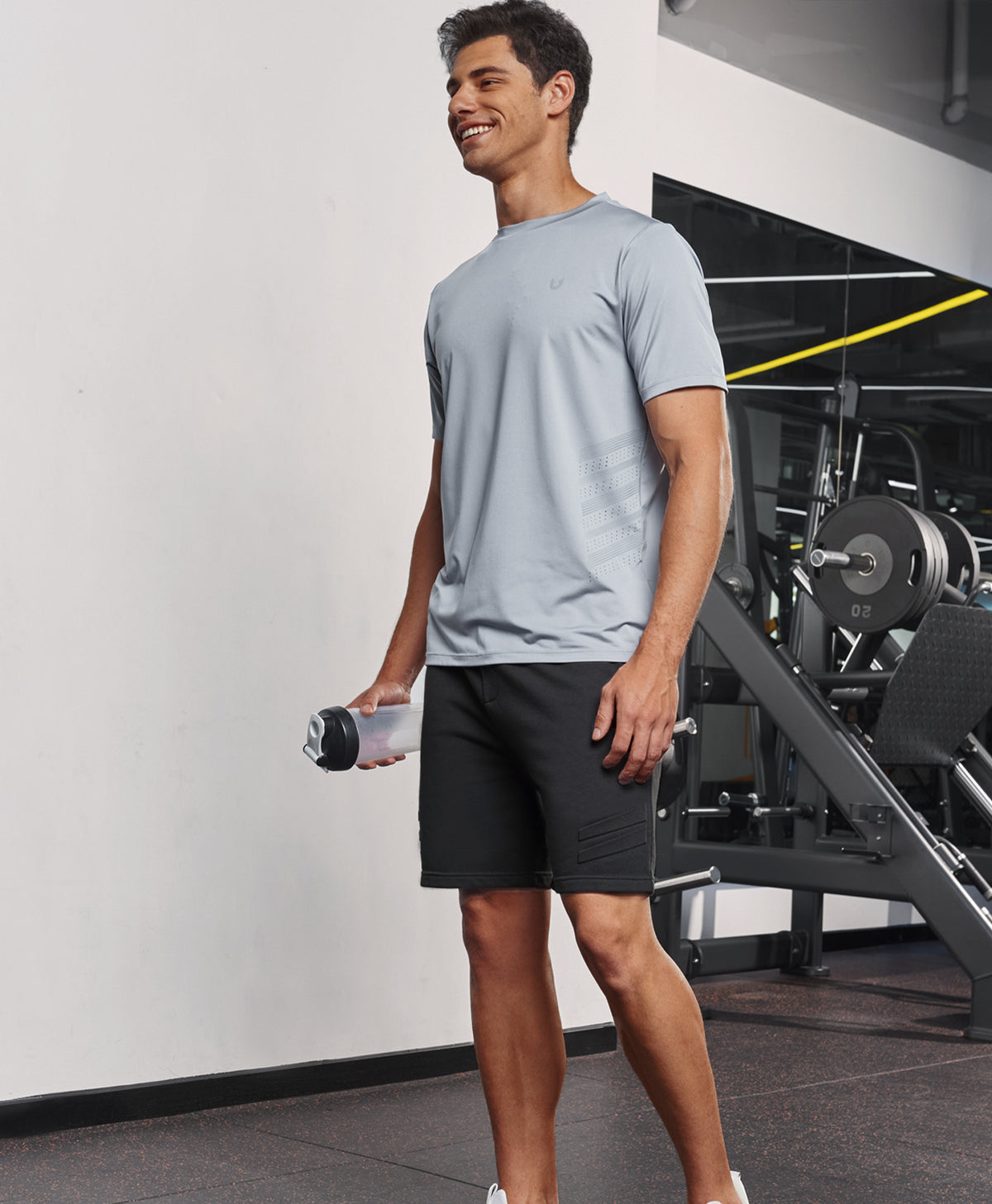 
Men's 7" Soft Cotton Sweat Shorts with Zip Pockets — Black