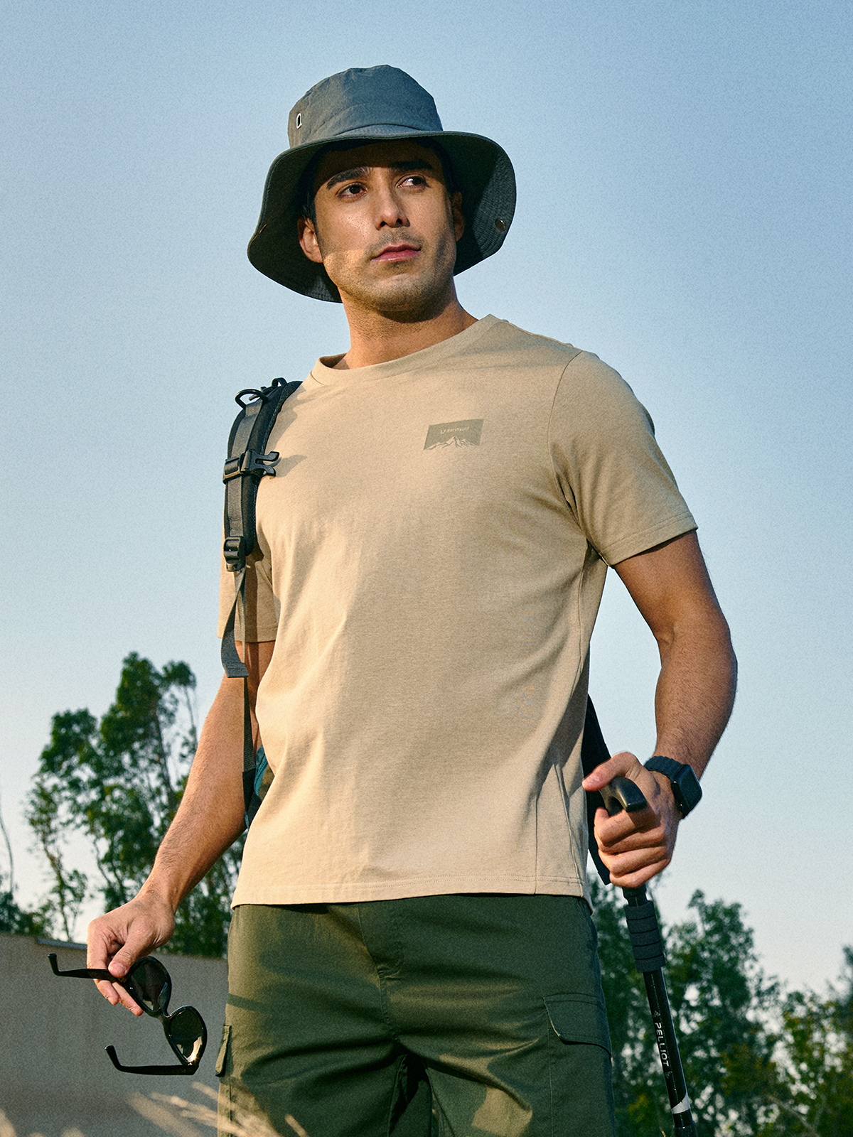 Men's Cotton Hiking Tee Shirts Heavyweight Casual Crewneck for Outdoor