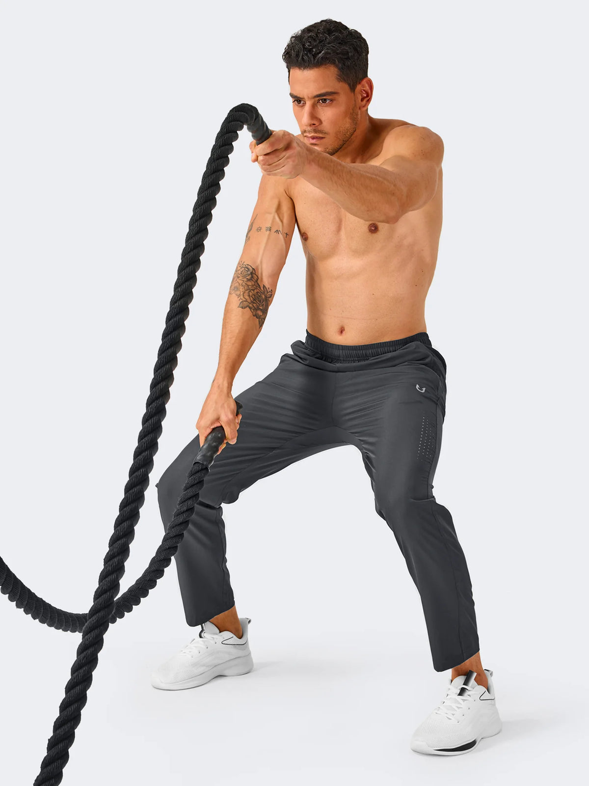 
Men's Open-Bottom Running Workout Pants with 3 Zipper Pockets — NORTHYARD men's dark grey open-bottom workout pants, workout styling — dark grey